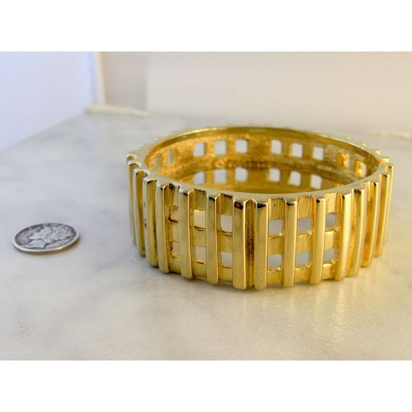 Vintage Lucien Piccard Clamper Bracelet Gold Plated Cuff , Signed - Picture 3 of 5